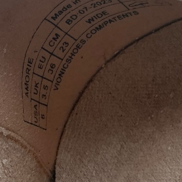 NWT Vionic‎ Cream Women's Flats with Bow Detail size 6 - Picture 10 of 14